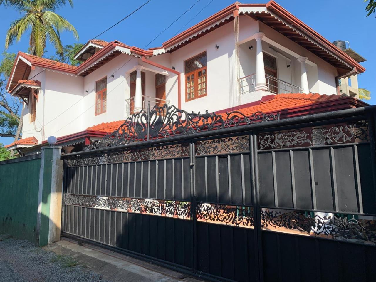 Ceylon Glory Hostel Negombo Esterno foto
