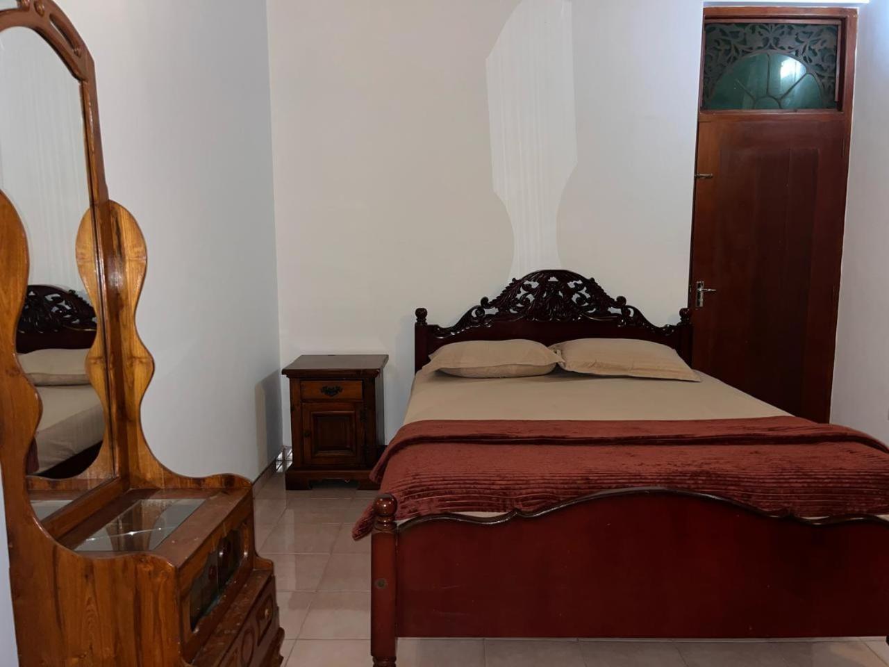 Ceylon Glory Hostel Negombo Esterno foto