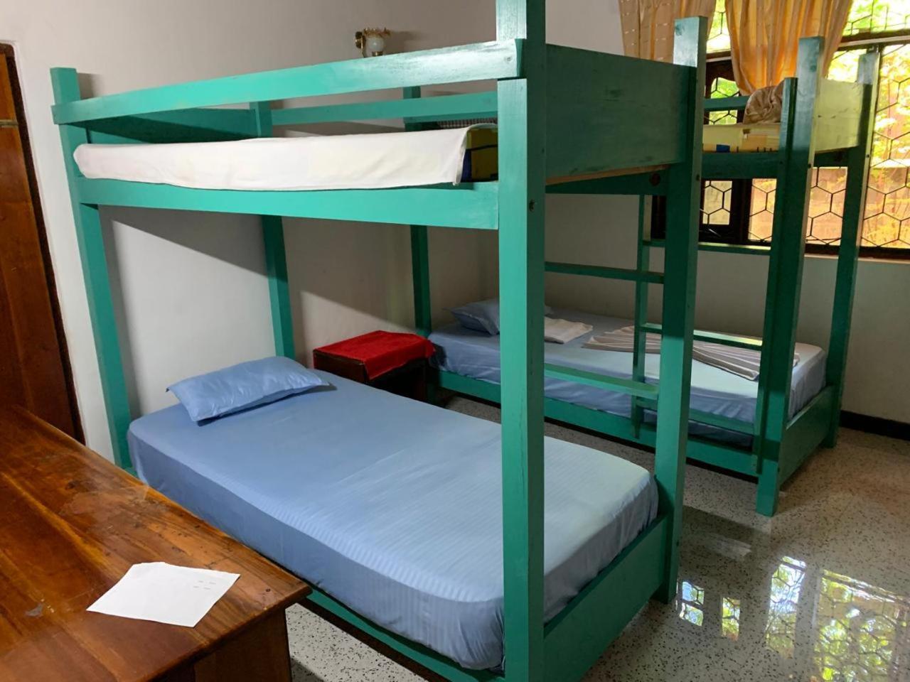 Ceylon Glory Hostel Negombo Esterno foto